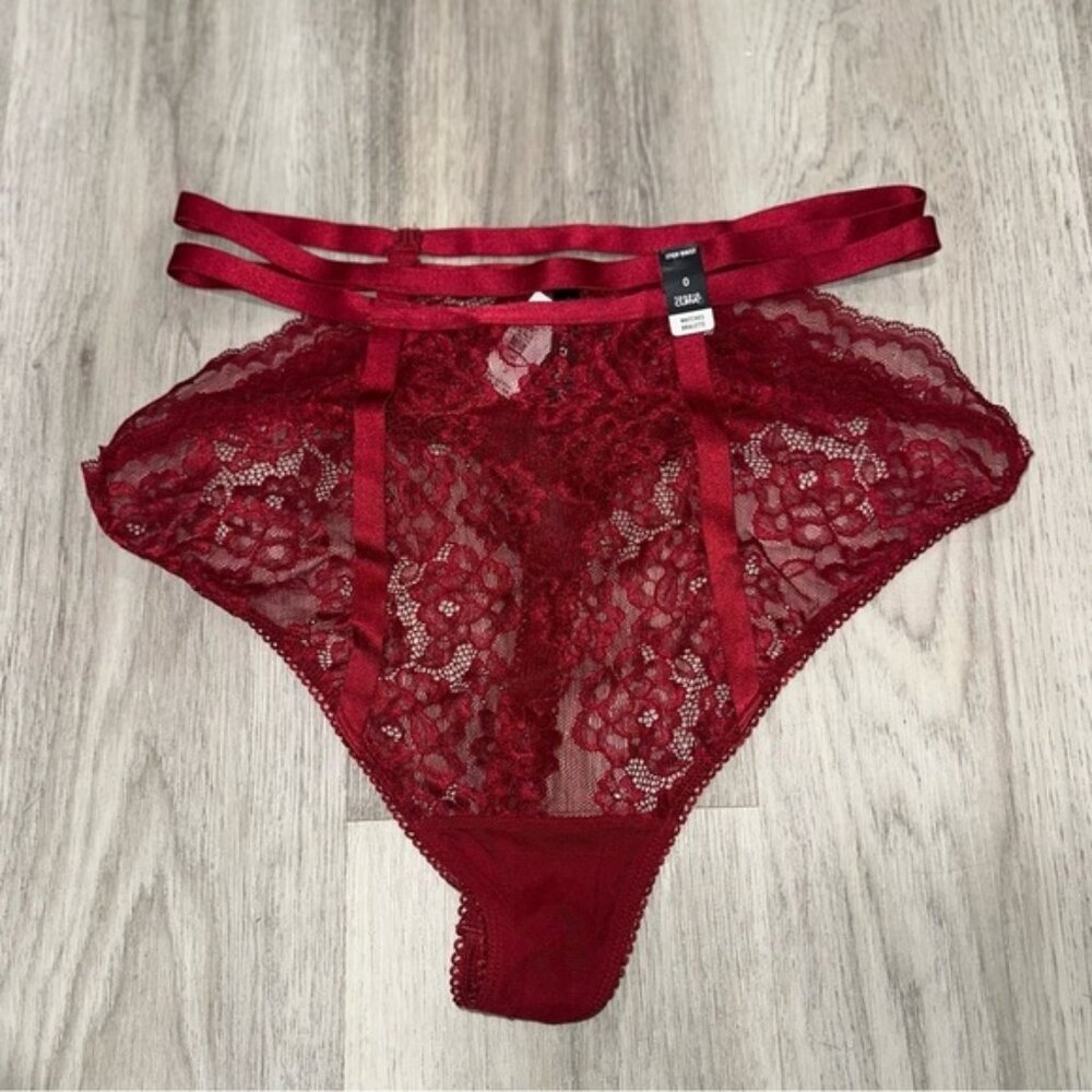SOLD NWT -Laced Up Lace Chemise and Underwear - Picture 6 of 8